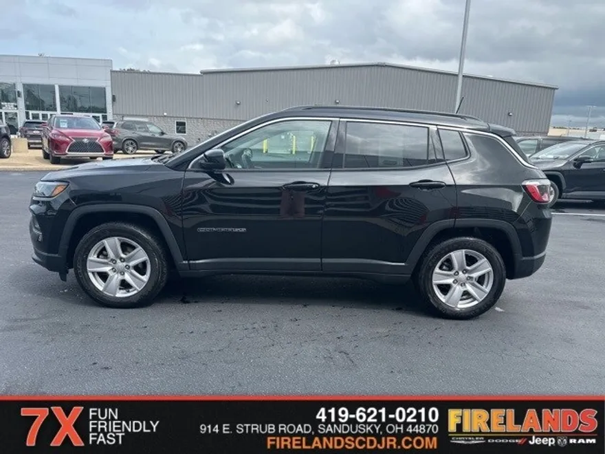 2022 Jeep Compass Latitude photo 1
