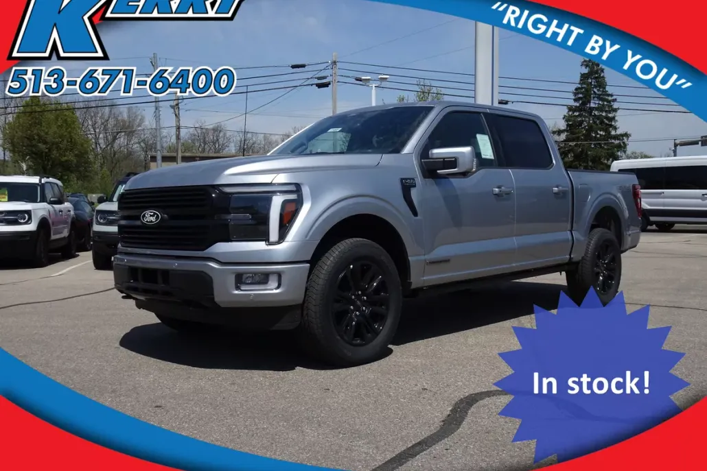 2025 Ford F-150 Platinum photo 1