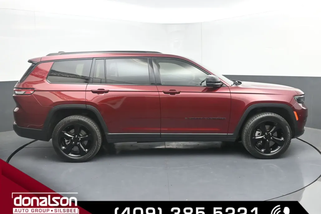 2022 Jeep Grand Cherokee Altitude photo 1