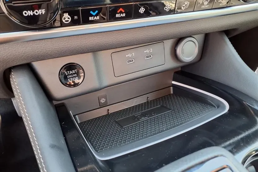 2026 Nissan Rogue Platinum photo 1