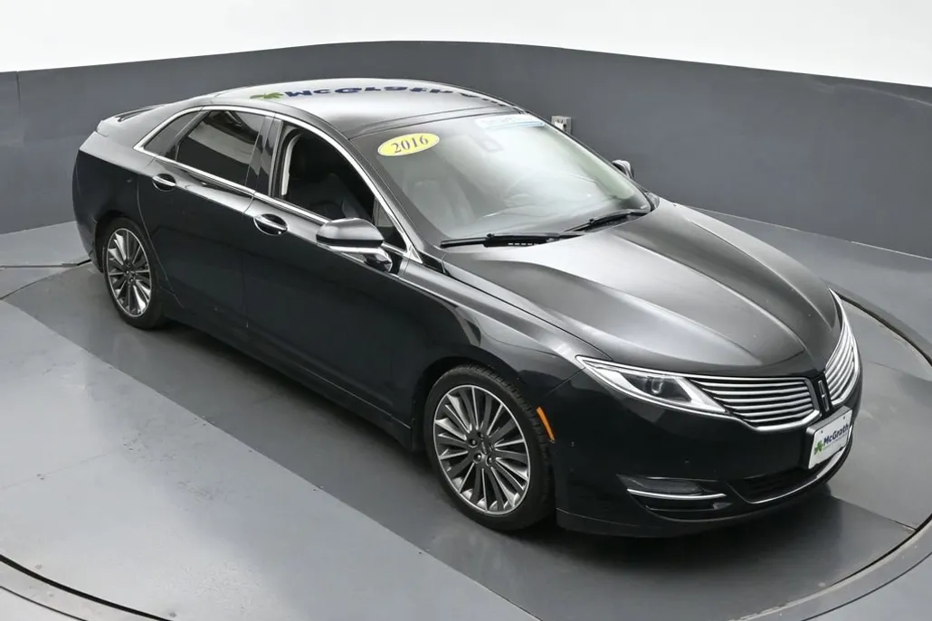 2016 Lincoln MKZ Base photo 1
