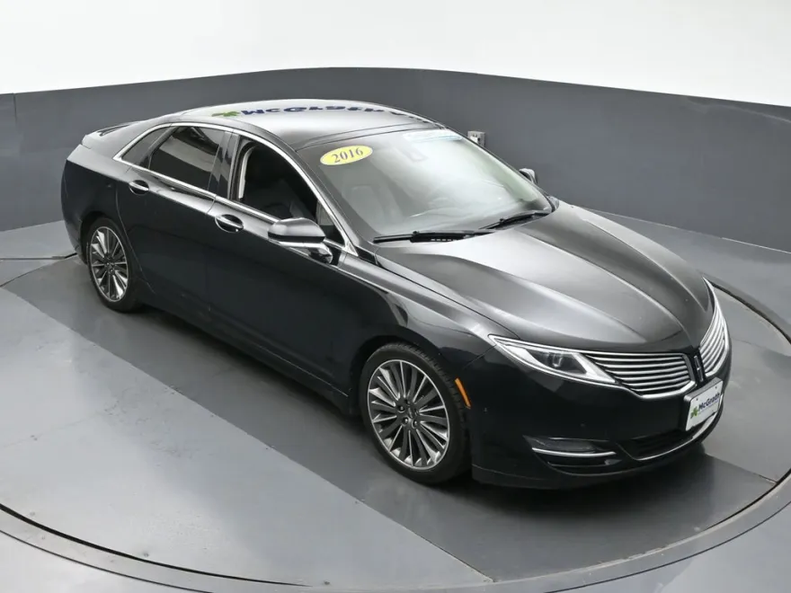 2016 Lincoln MKZ Base photo 1