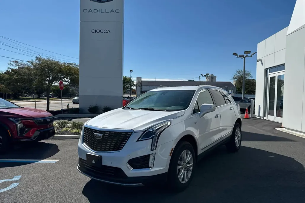 2022 Cadillac XT5 Luxury photo 1