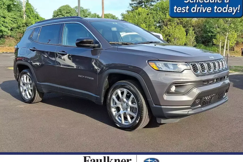 2024 Jeep Compass Latitude Lux photo 1