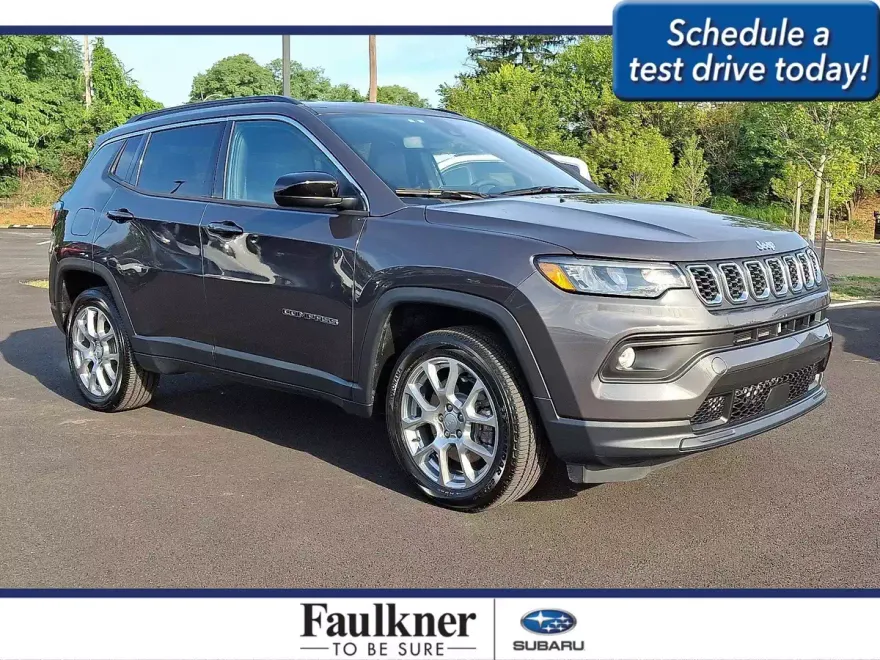 2024 Jeep Compass Latitude Lux photo 1