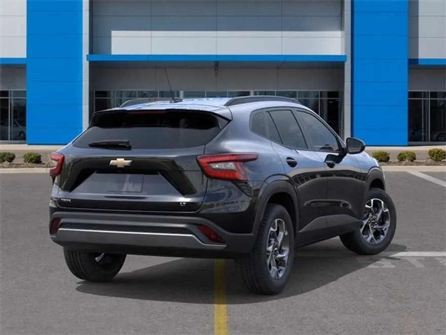 2025 Chevrolet Trax LT photo 1