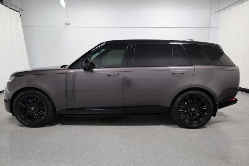 2023 Land Rover Range Rover First Edition photo 1