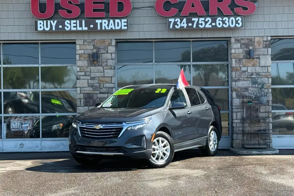 2023 Chevrolet Equinox LT photo 1