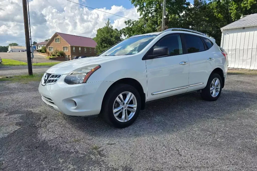 2015 Nissan Rogue S photo 1