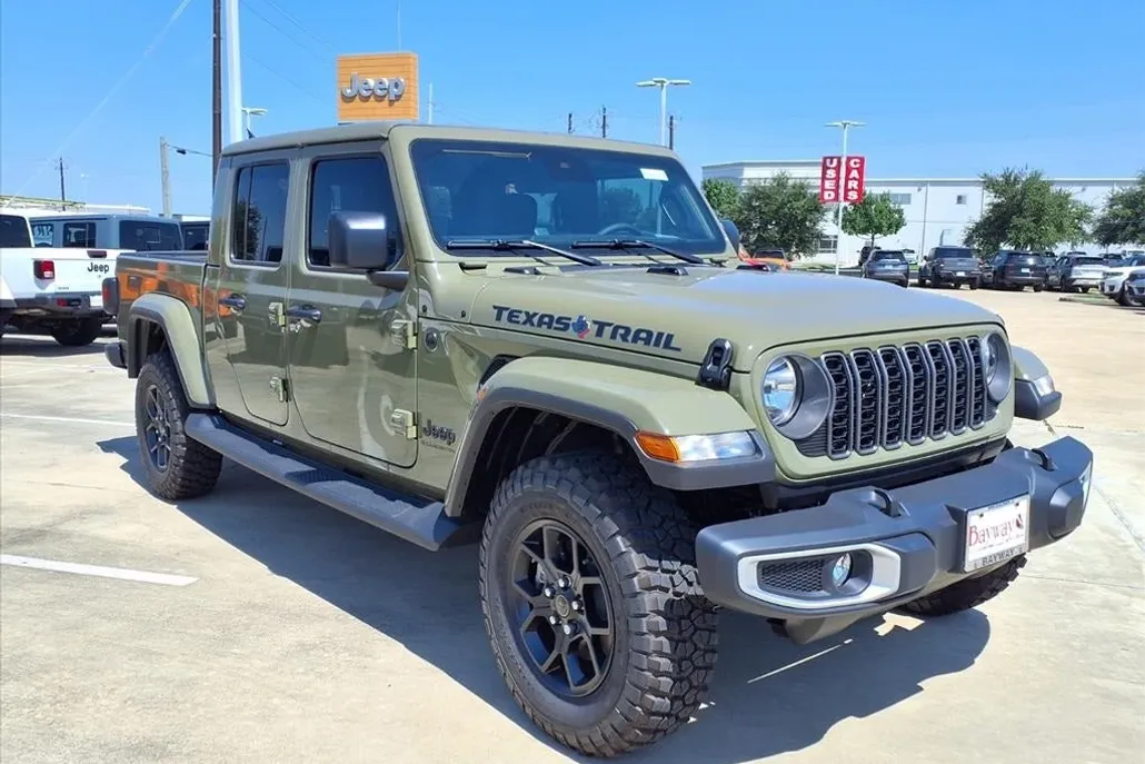 2025 Jeep Gladiator Sport photo 1
