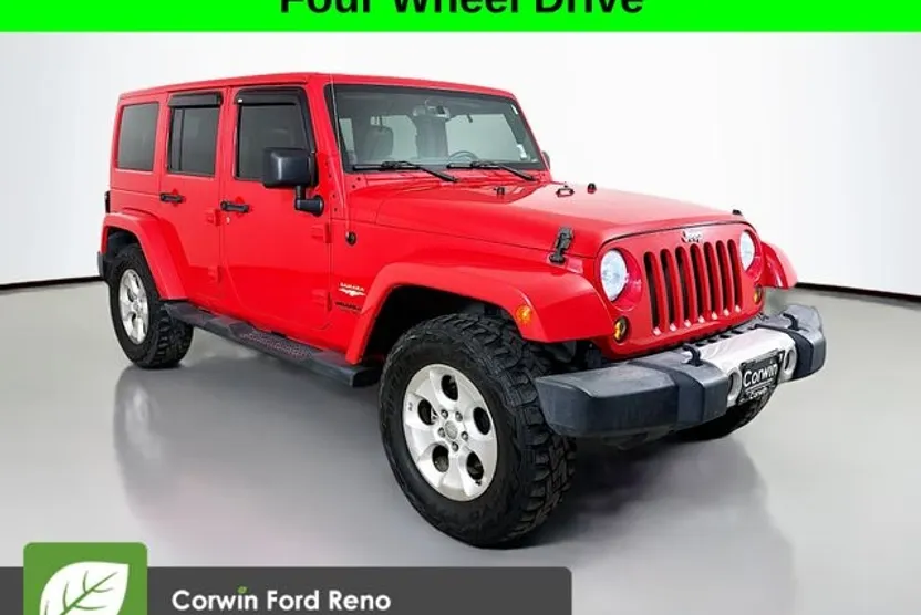 2013 Jeep Wrangler Unlimited Sahara photo 1