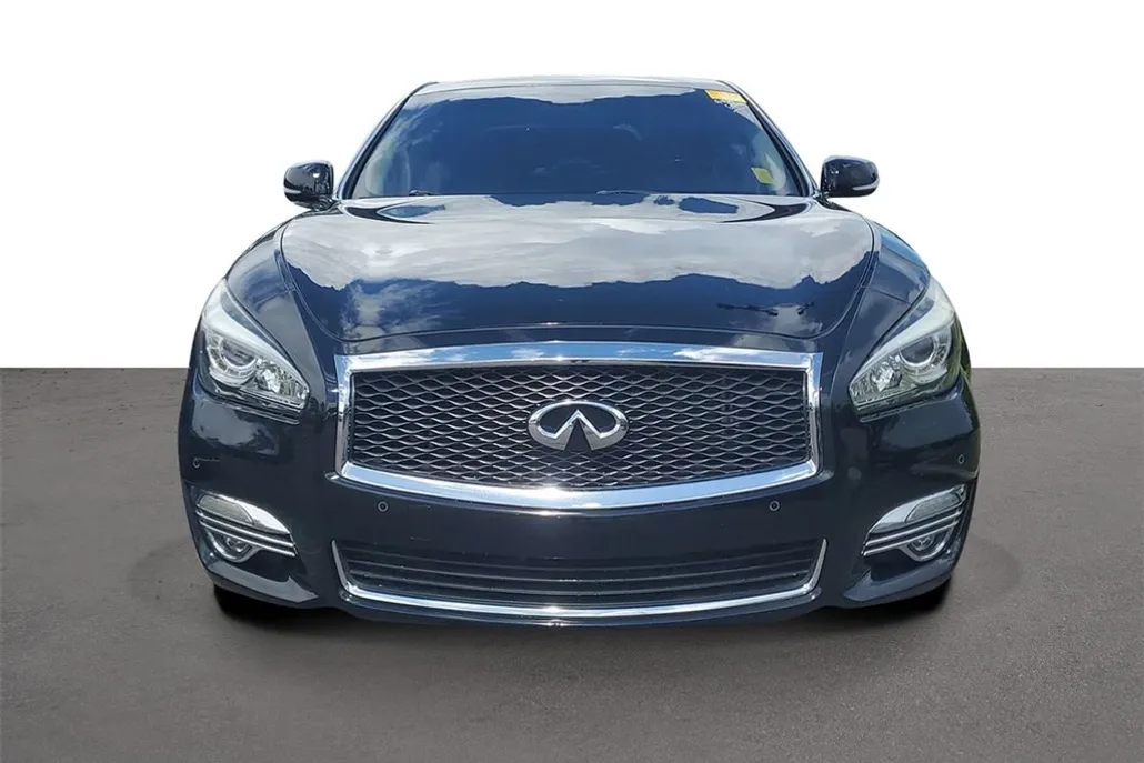 2016 Infiniti Q70L 3.7 photo 1
