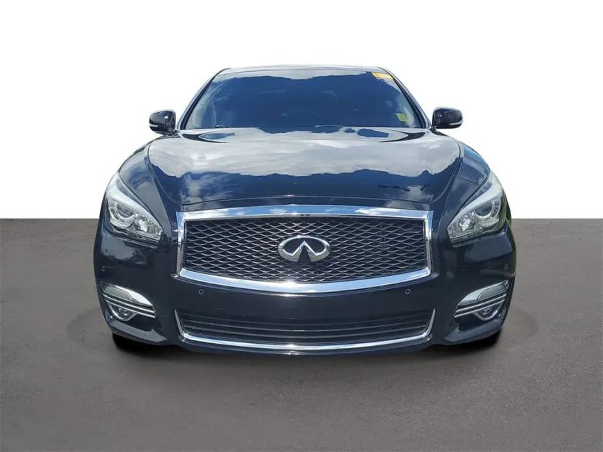 2016 Infiniti Q70L 3.7 photo 1
