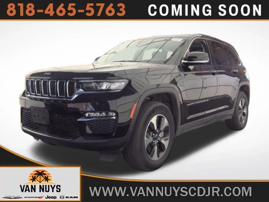2023 Jeep Cherokee Base photo 1