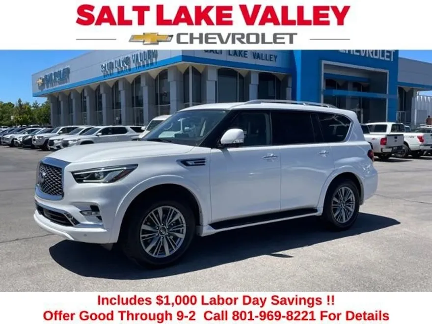 2023 Infiniti QX80 Luxe photo 1