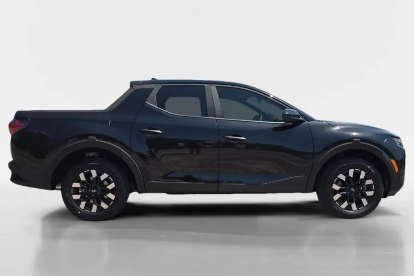 2025 Hyundai Santa Cruz SE photo 1