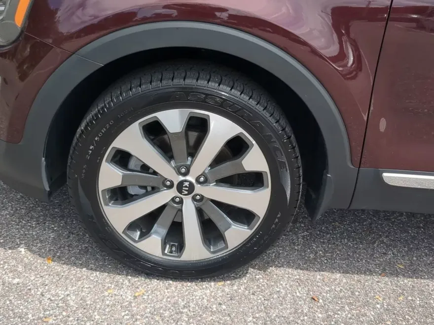 2020 Kia Telluride EX photo 1