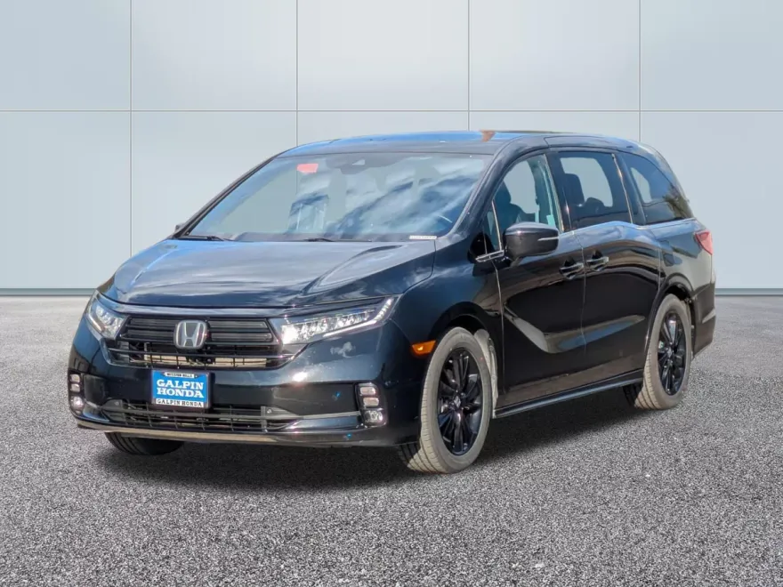 2023 Honda Odyssey Sport photo 1