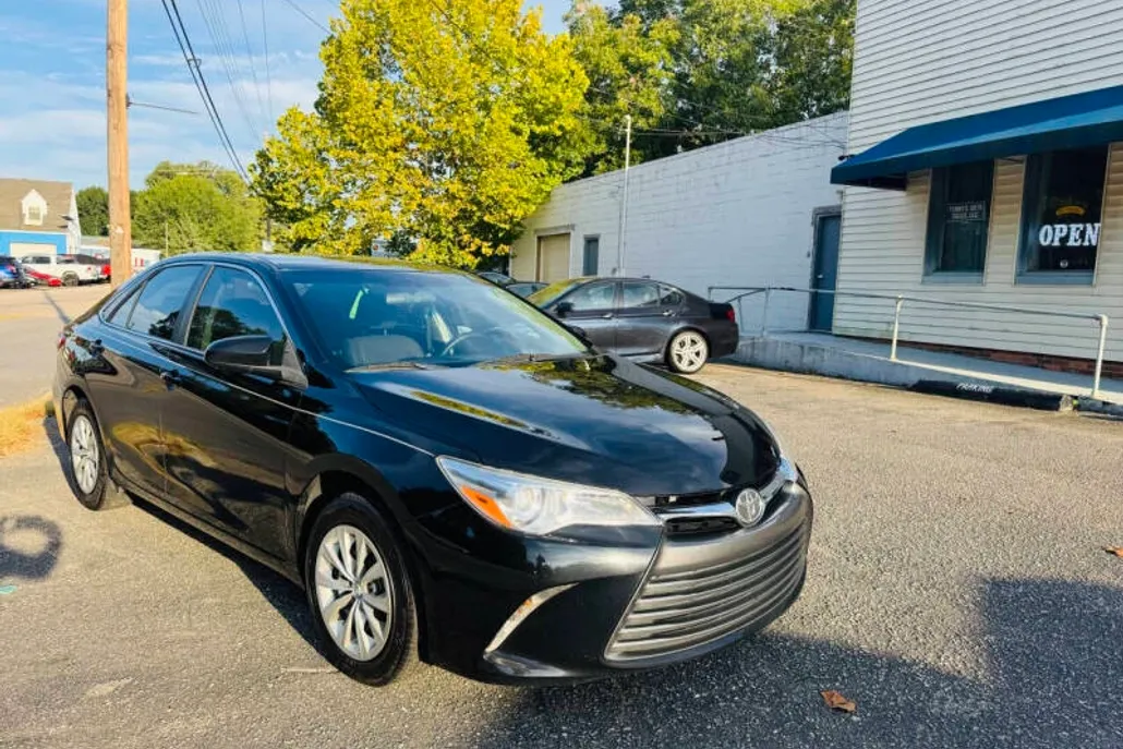 2017 Toyota Camry XLE XSE photo 1