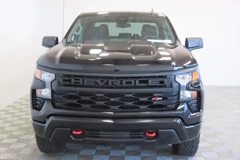 2023 Chevrolet Silverado 1500 Custom Trail Boss photo 1