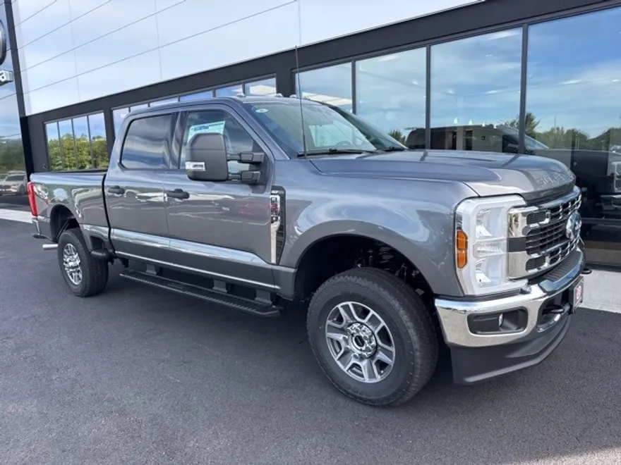 2025 Ford F-350 XLT photo 1