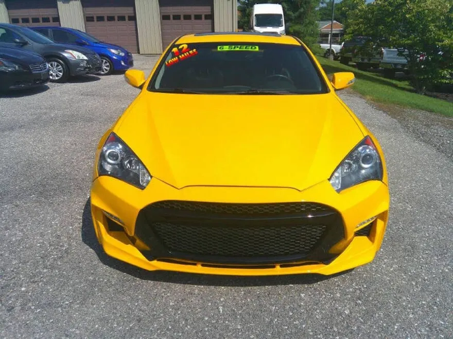 2012 Hyundai Genesis Coupe 3.8 Track photo 1