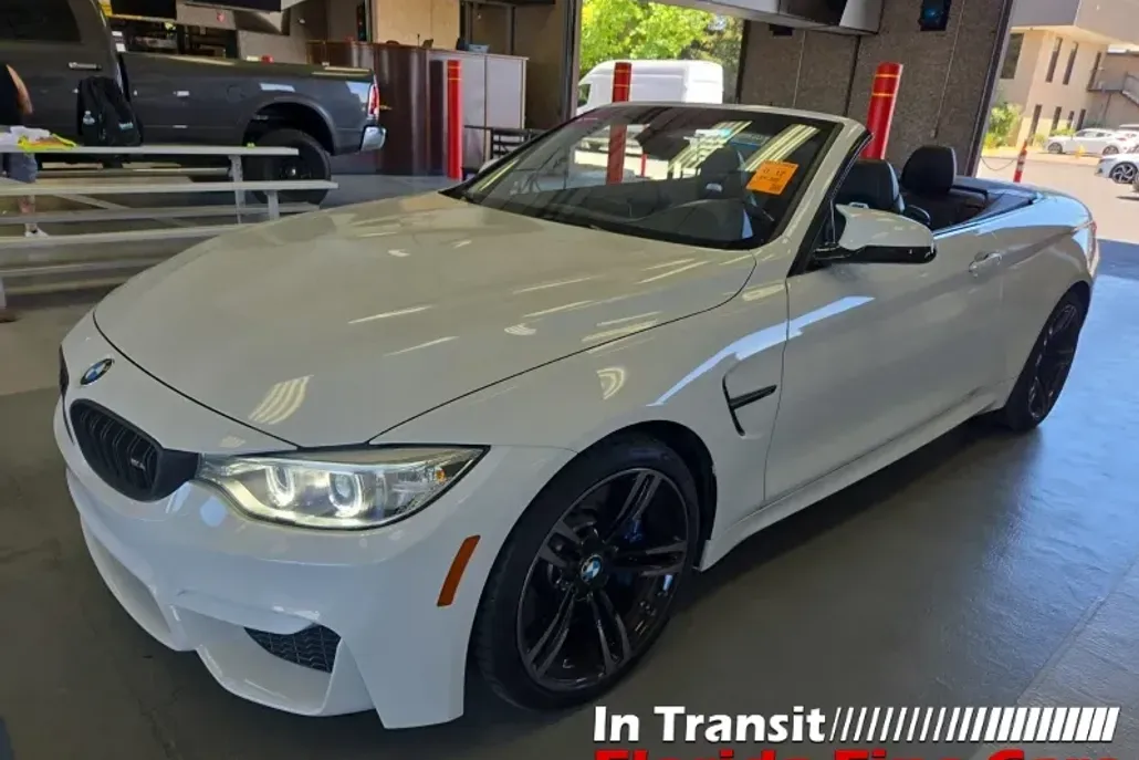 2015 Bmw M4 Convertible photo 1