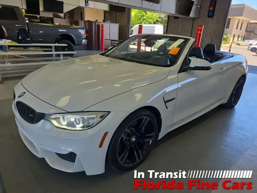 2015 Bmw M4 Convertible photo 1