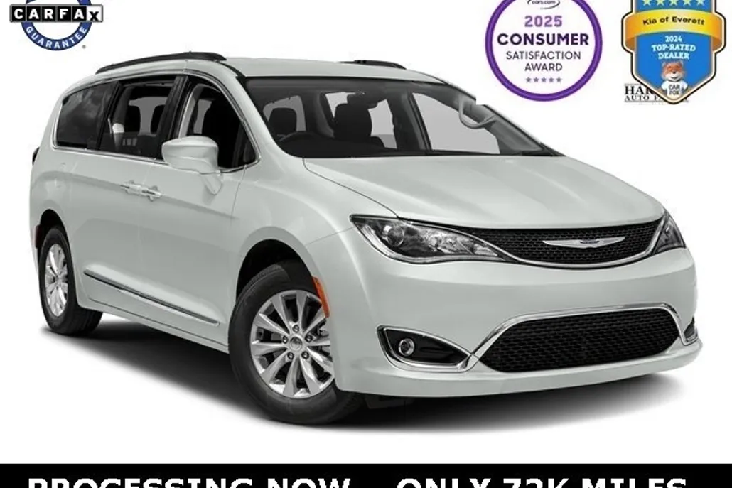 2017 Chrysler Pacifica Touring Plus photo 1