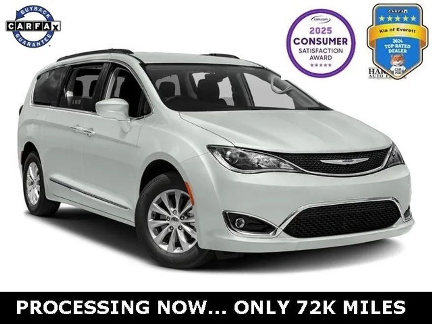 2017 Chrysler Pacifica Touring Plus photo 1