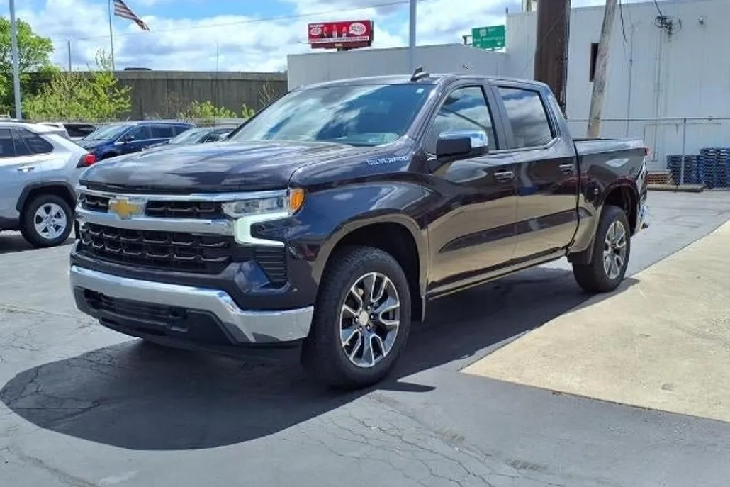 2023 Chevrolet Silverado 1500 LT photo 1