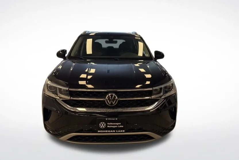 2022 Volkswagen Taos SEL photo 1