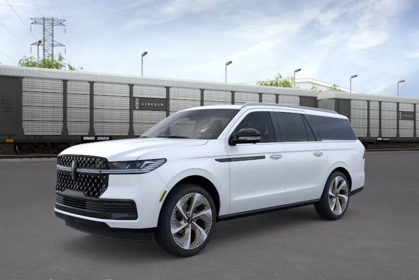 2025 Lincoln Navigator Black Label photo 1