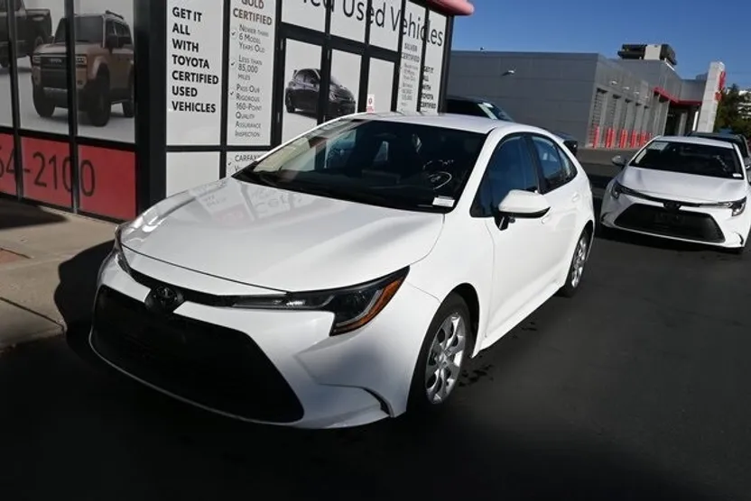 2024 Toyota Corolla LE photo 1