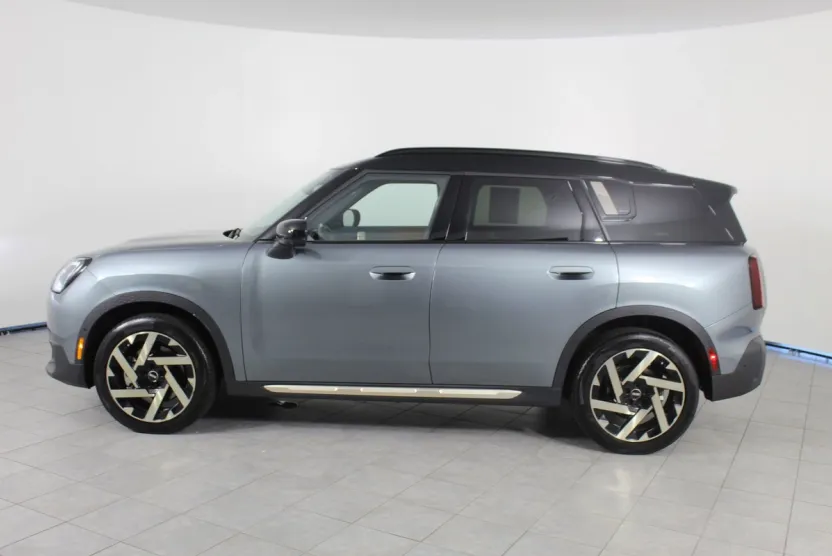 2025 Mini Countryman S photo 1