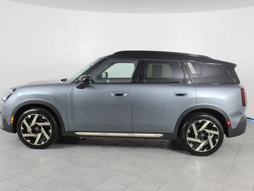 2025 Mini Countryman S photo 1