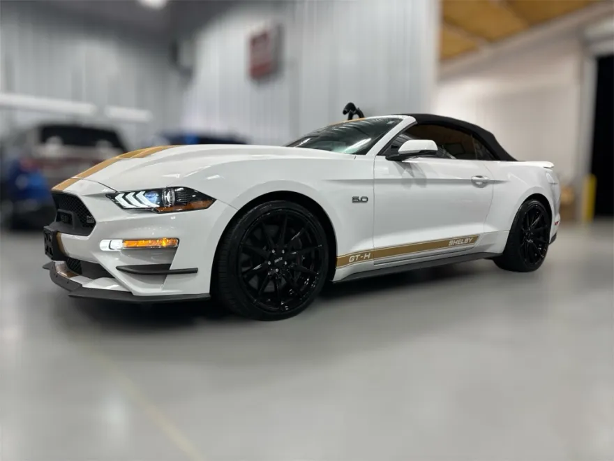 2022 Ford Mustang GT Premium photo 1