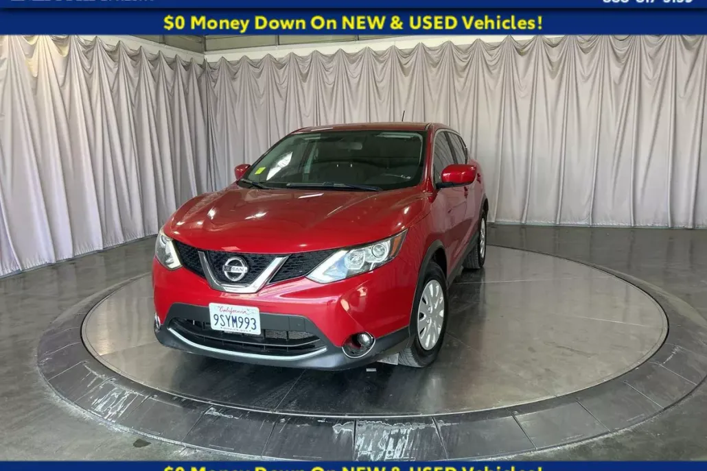 2018 Nissan Rogue Sport S photo 1