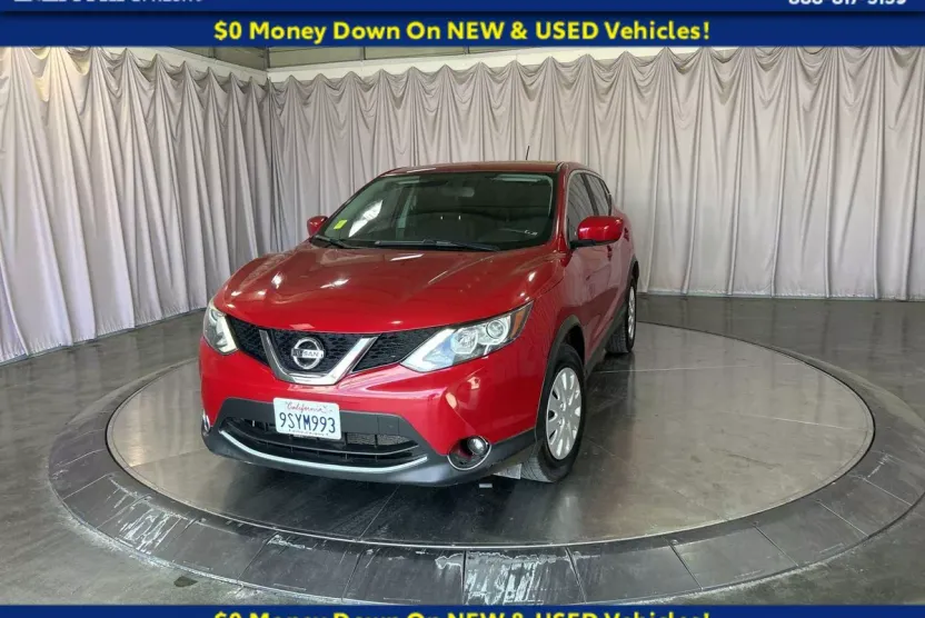 2018 Nissan Rogue Sport S photo 1