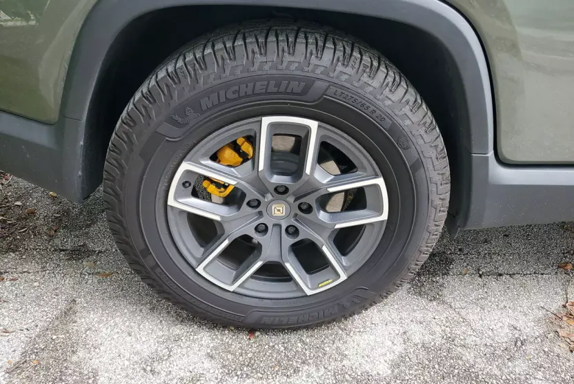 2022 Rivian R1T Launch Edition photo 1