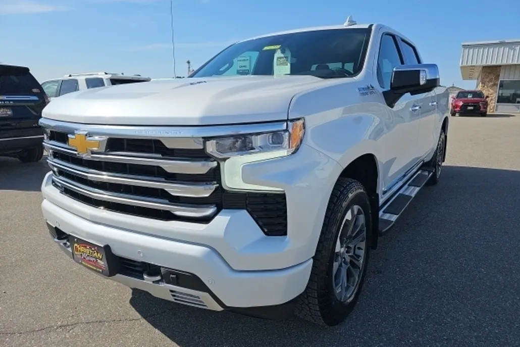 2024 Chevrolet Silverado 1500 High Country photo 1