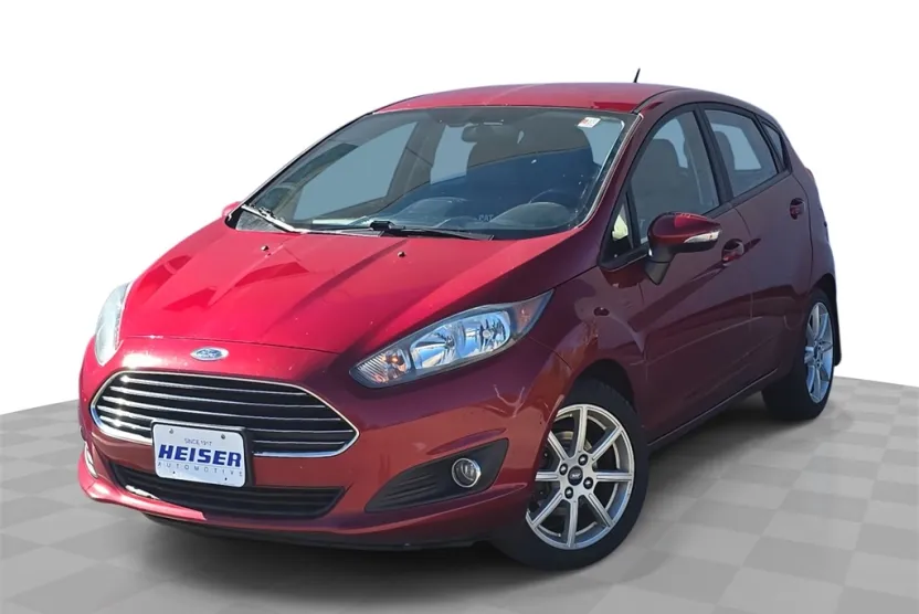2015 Ford Fiesta SE photo 1
