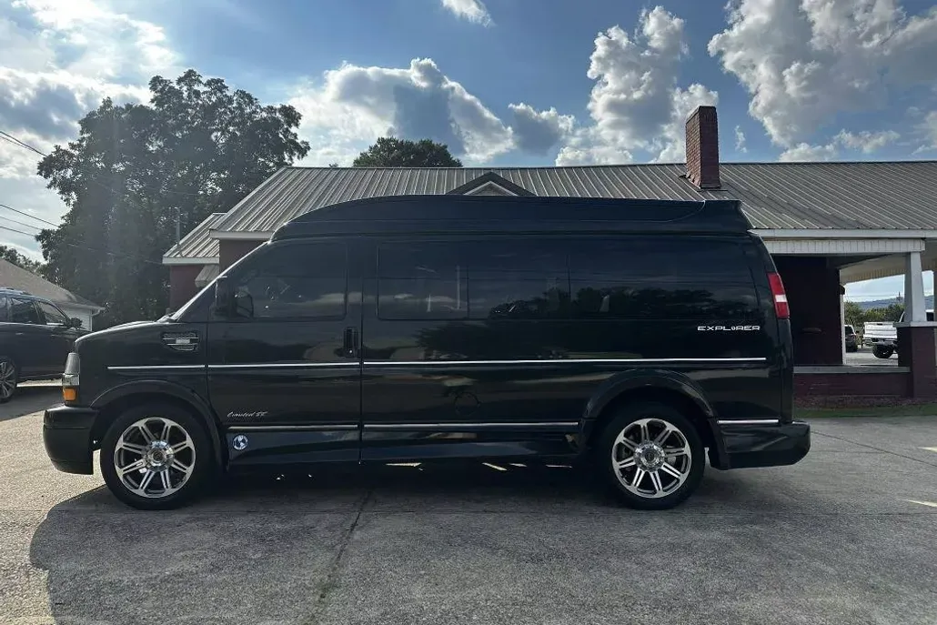 2019 Chevrolet Express 2500 Cargo photo 1