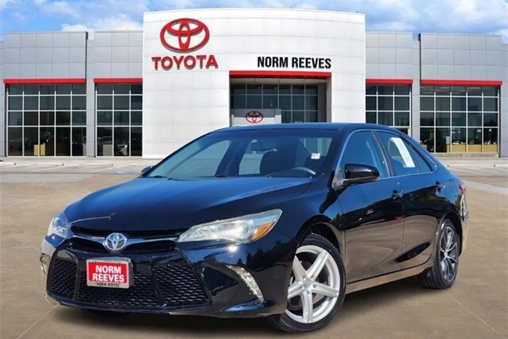 2015 Toyota Camry XSE photo 1
