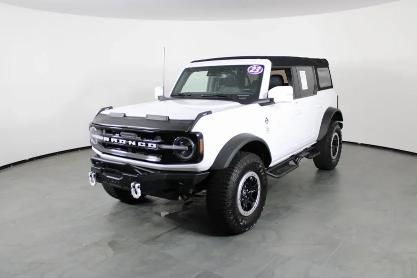 2023 Ford Bronco Outer Banks photo 1