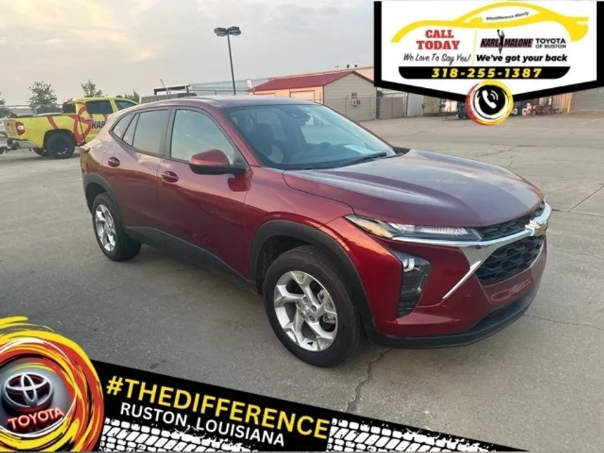 2025 Chevrolet Trax LS photo 1
