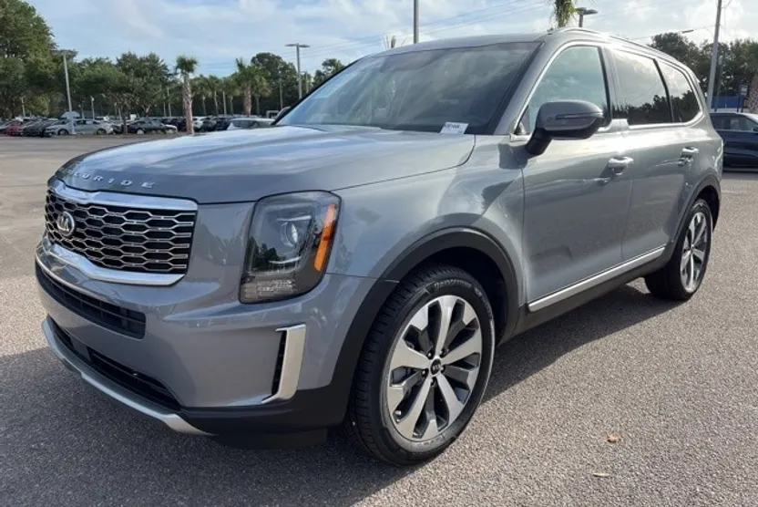2020 Kia Telluride S photo 1