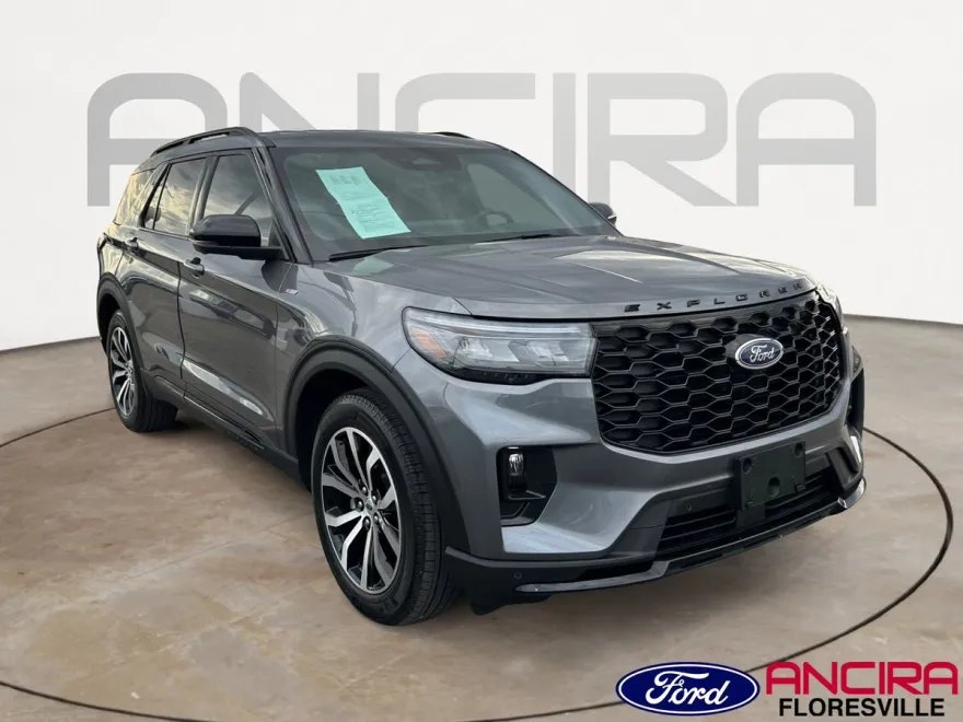 2025 Ford Explorer ST-Line photo 1