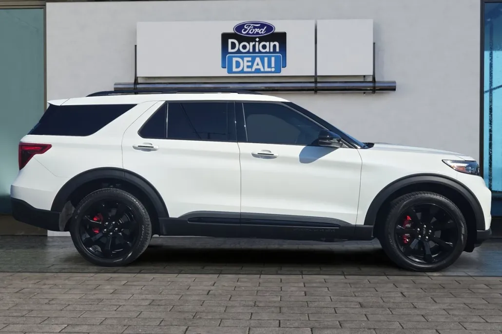 2024 Ford Explorer ST photo 1
