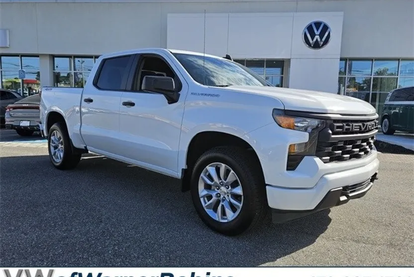 2023 Chevrolet Silverado 1500 Custom photo 1